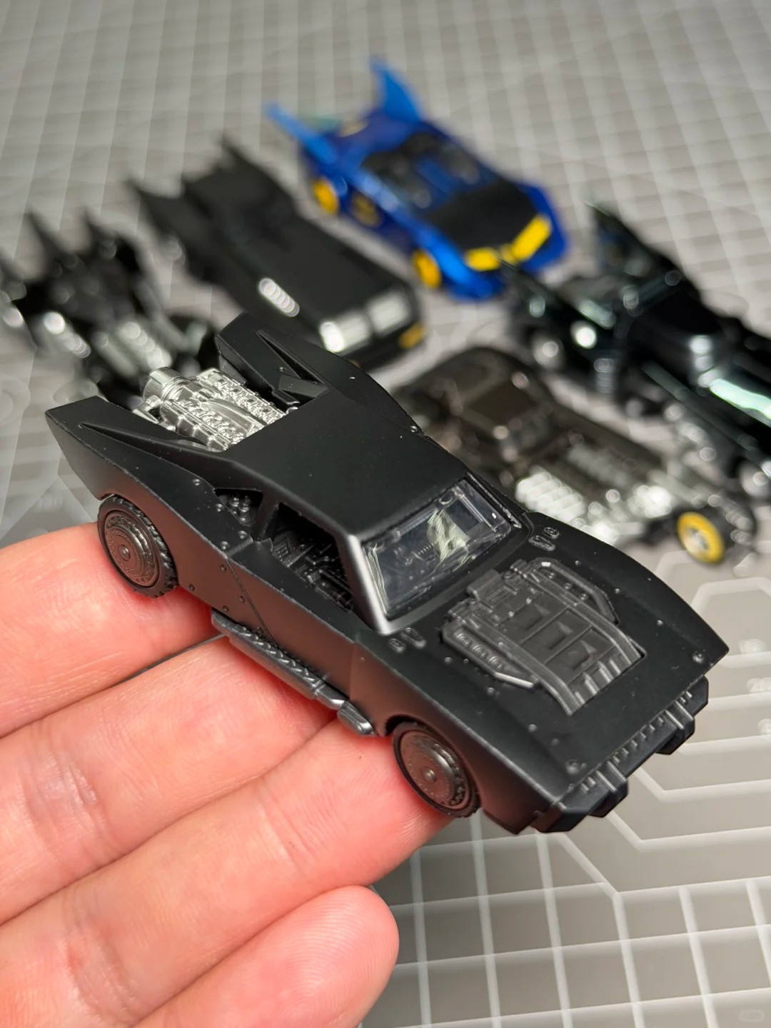 US Seller! Blokees Wheels E01 2022 Pattinson Batmobile Batman Comic 1:64 Model