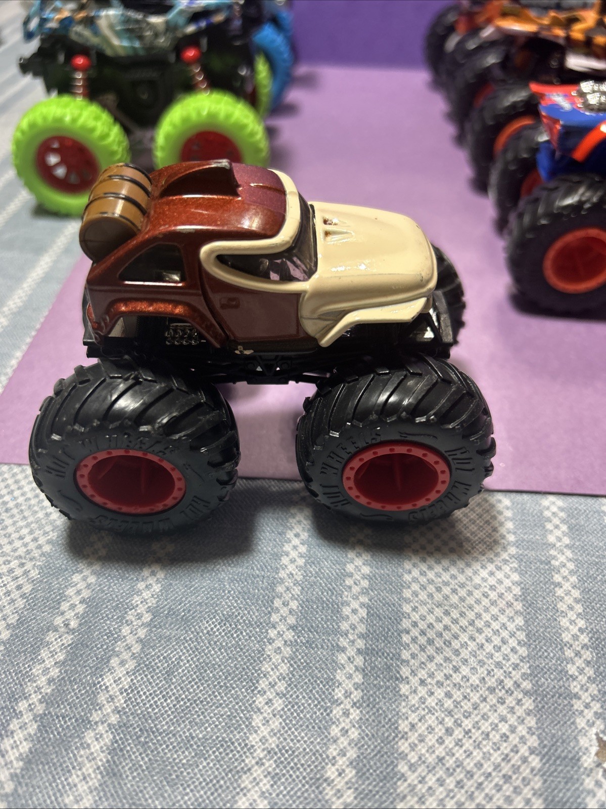 Lot Of 10 Toys Car! 4Hot wheels Truck/1 Kinsfin/1 Speed Zone /4 Spin Master Pics
