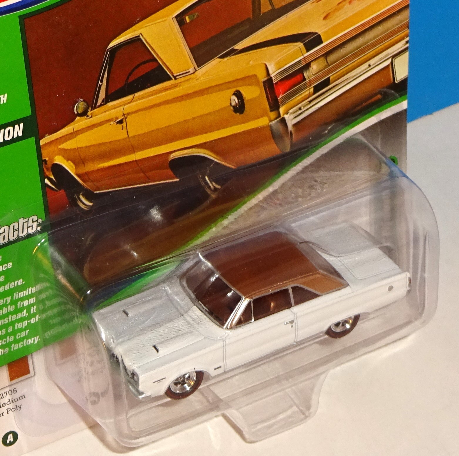 Johnny Lightning 2022 Muscle Cars USA 1967 Plymouth GTX White w/ Copper Top