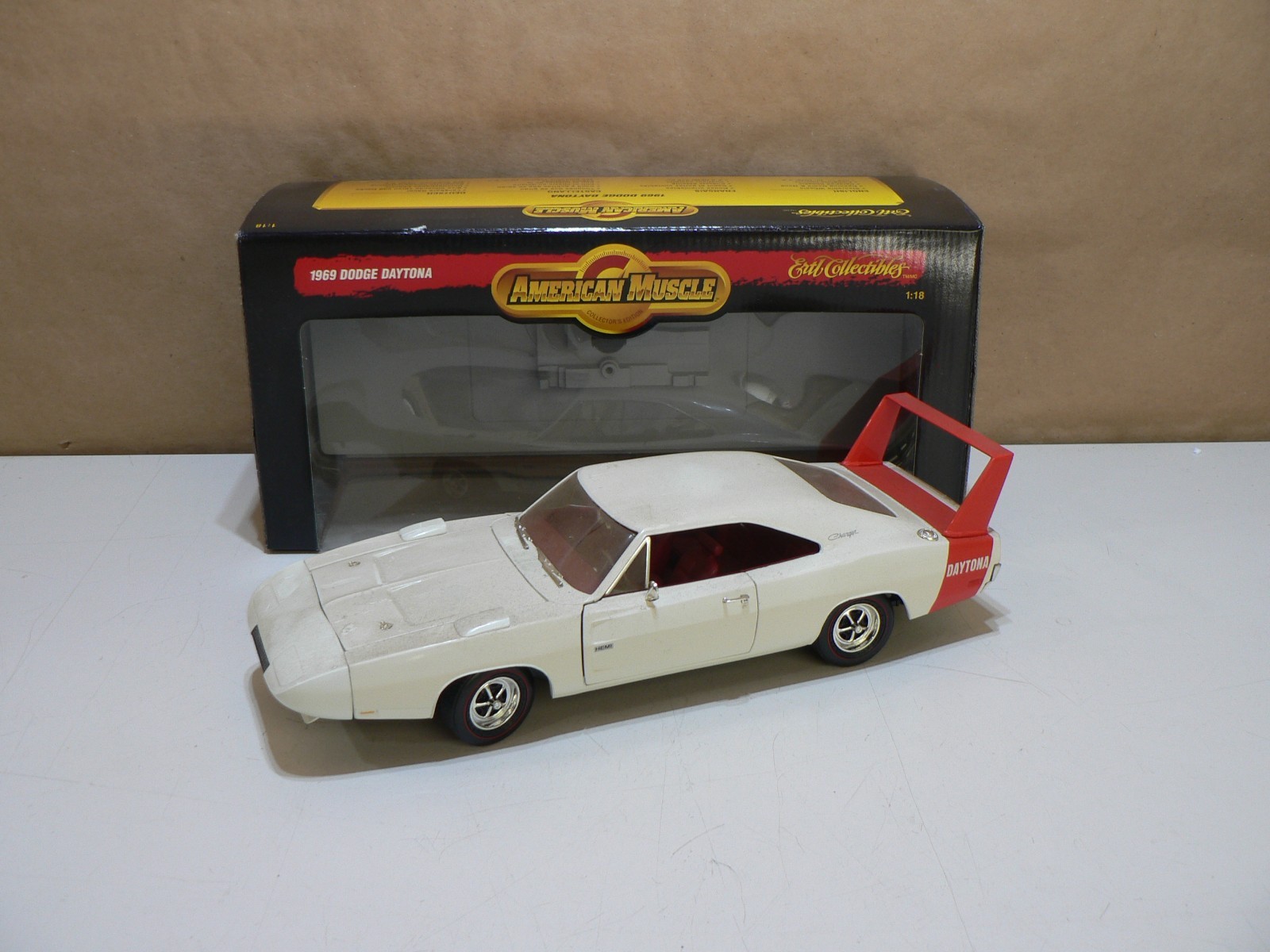 Vintage Ertl American Muscle 1969 White Dodge Charger Hemi Daytona Die Cast