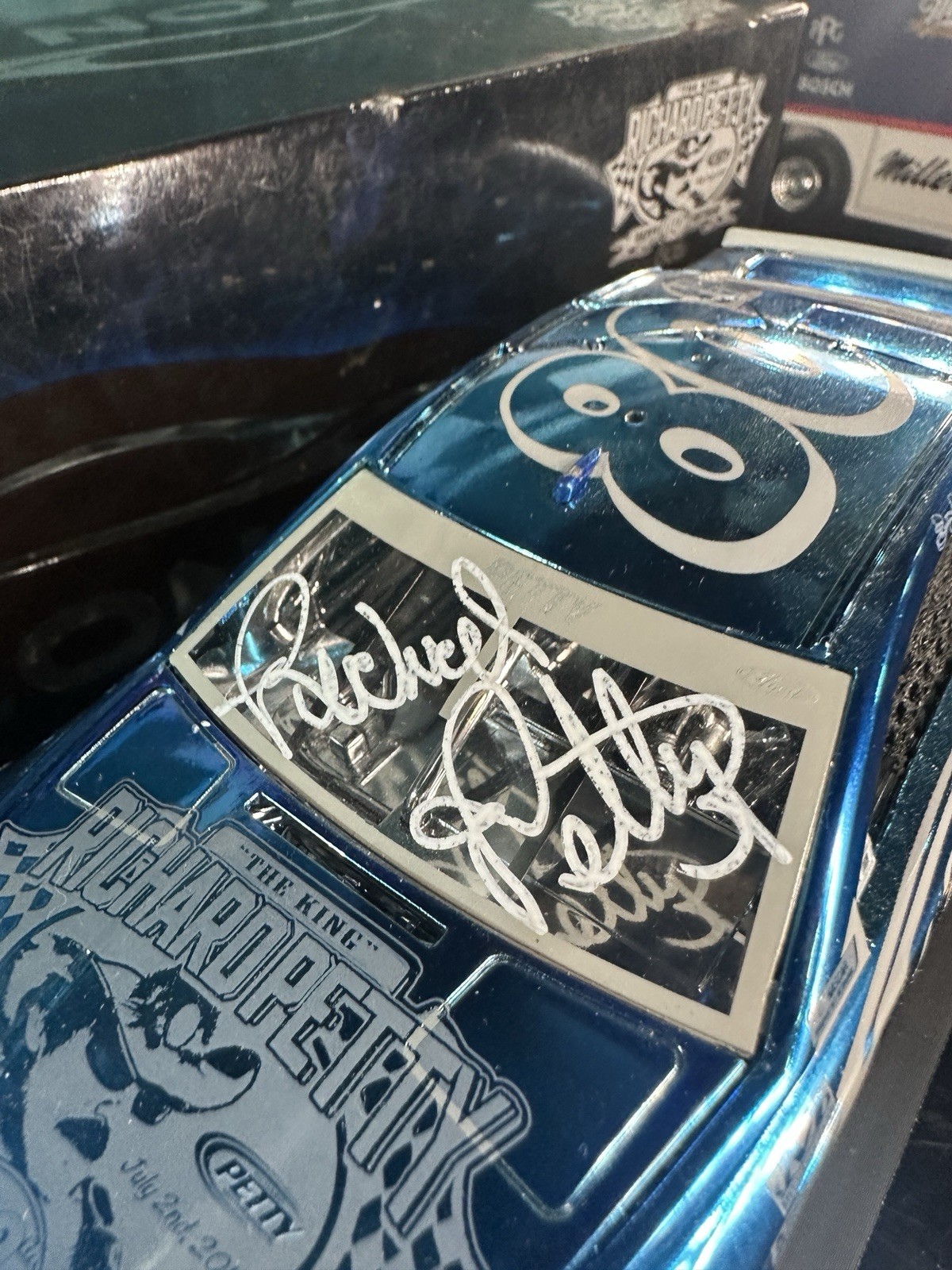 #80 Richard Petty 2017 Chrome Elite ICONS 8Oth Birthday Autographed DIN 11