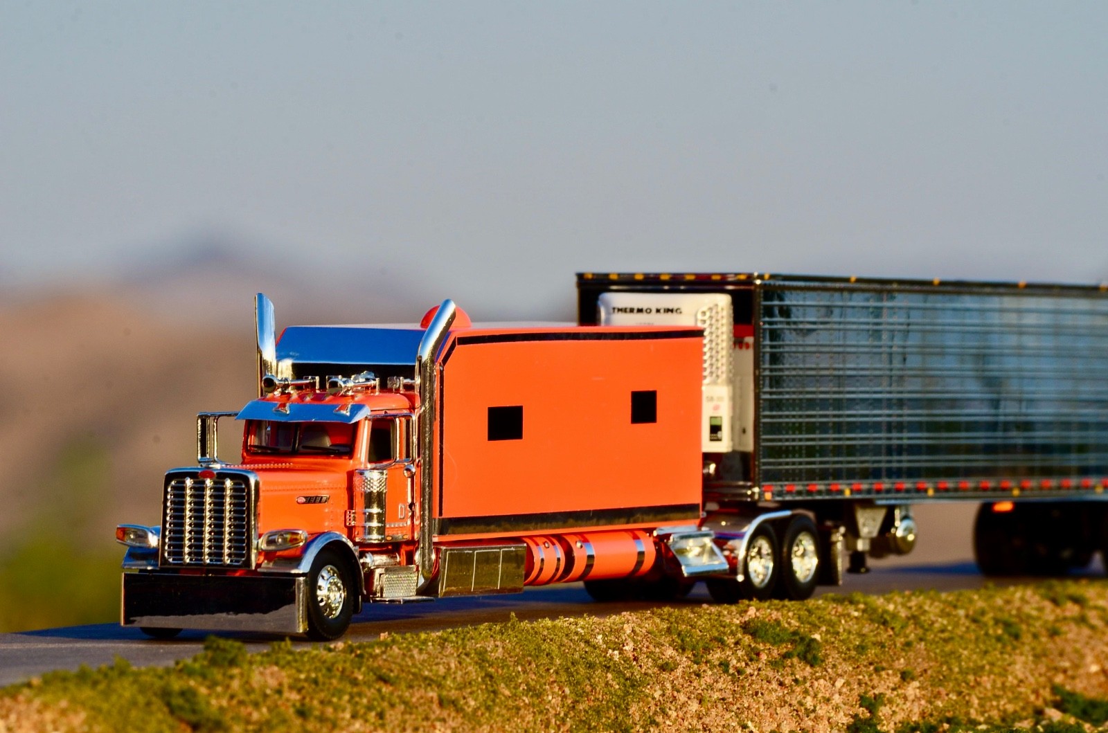 1/64 DCP Peterbilt Pride & Class with Huge Sleeper ** Custom Built **