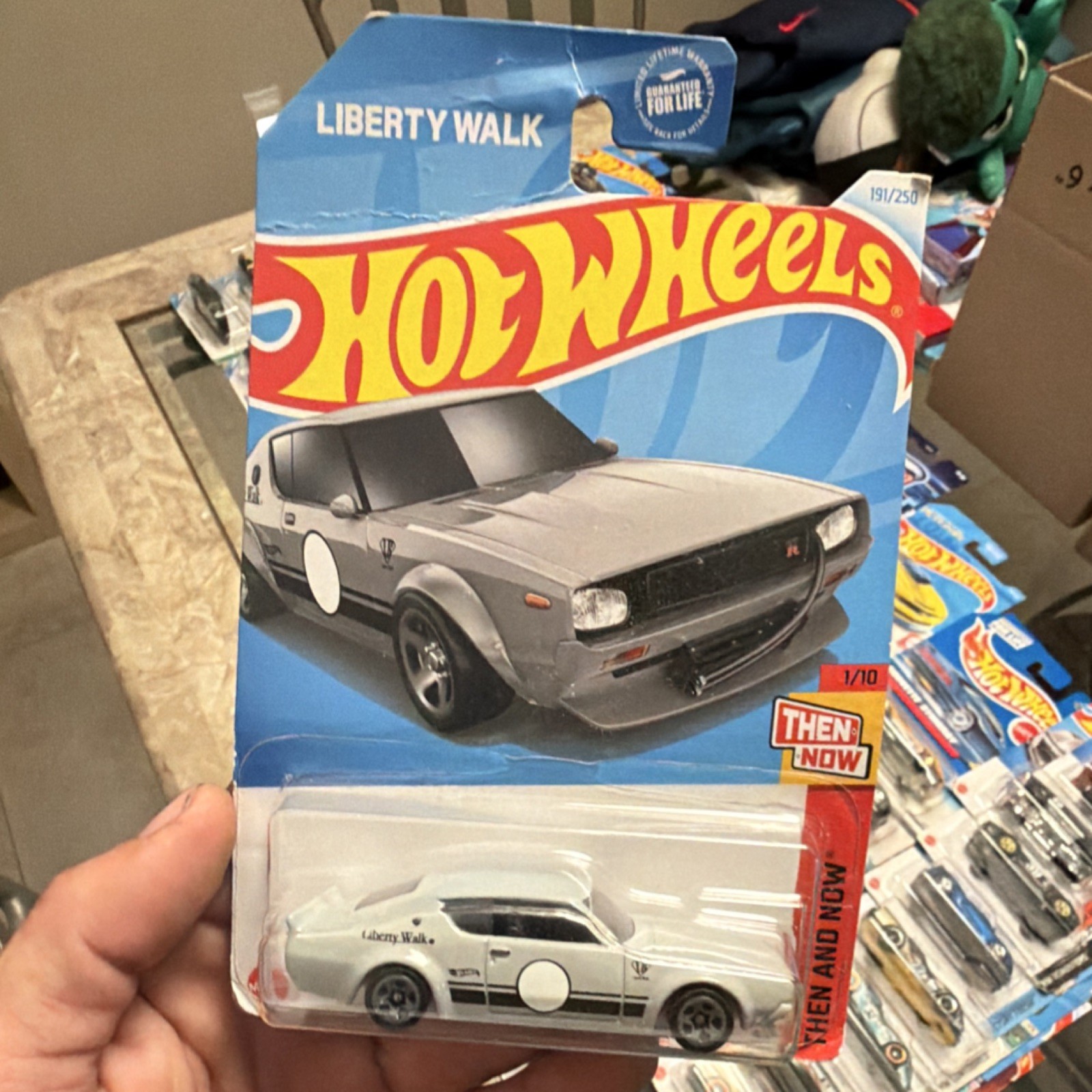 Hot Wheels 1:64 Nissan Skyline 2000GT-R LBWK White Black Then and Now Unopened