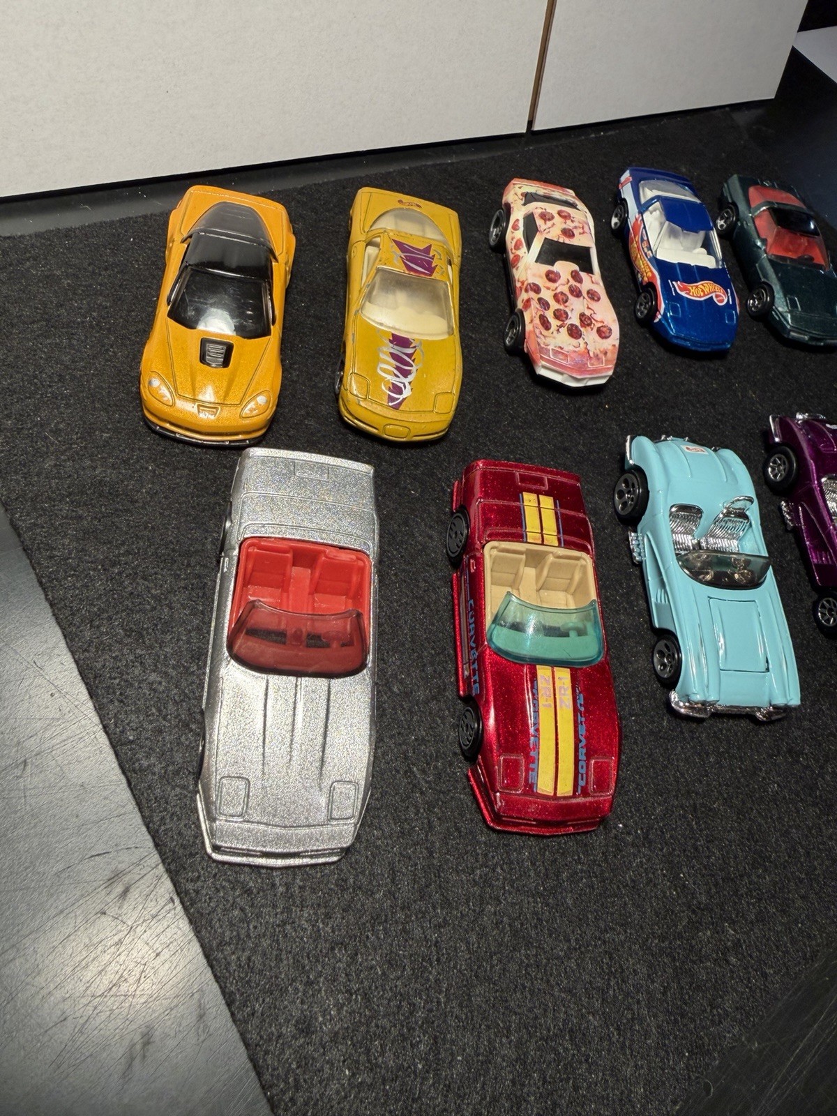Hot Wheels LOT of 11 Corvette cars loose-all diff see photos please
