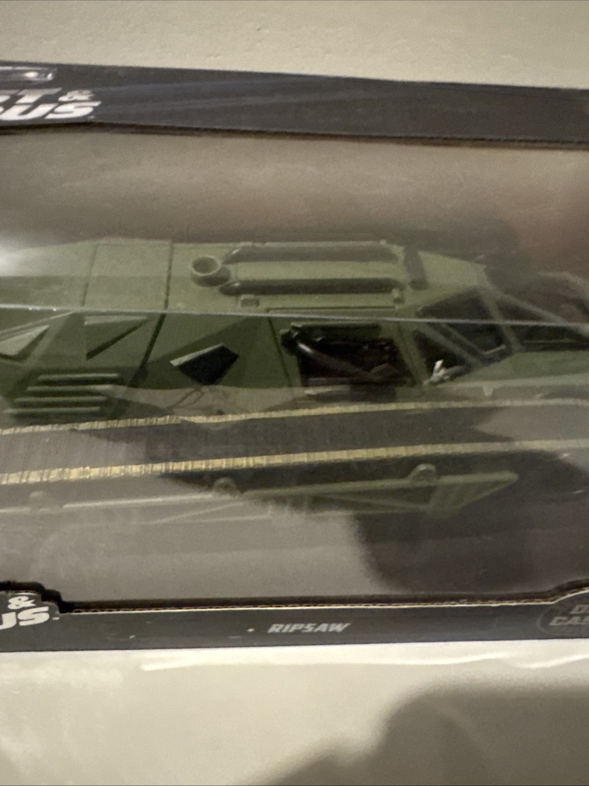 Jada Toys / F8 Fast & Furious Green Ripsaw Army Tank 1 24 Die Cast Car