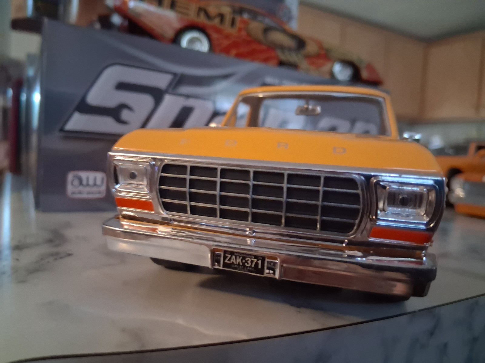( Custom Built) 1.24scale Diecast Custom 78 Ford BRONCO SLAMMED( Read Ad Plz)
