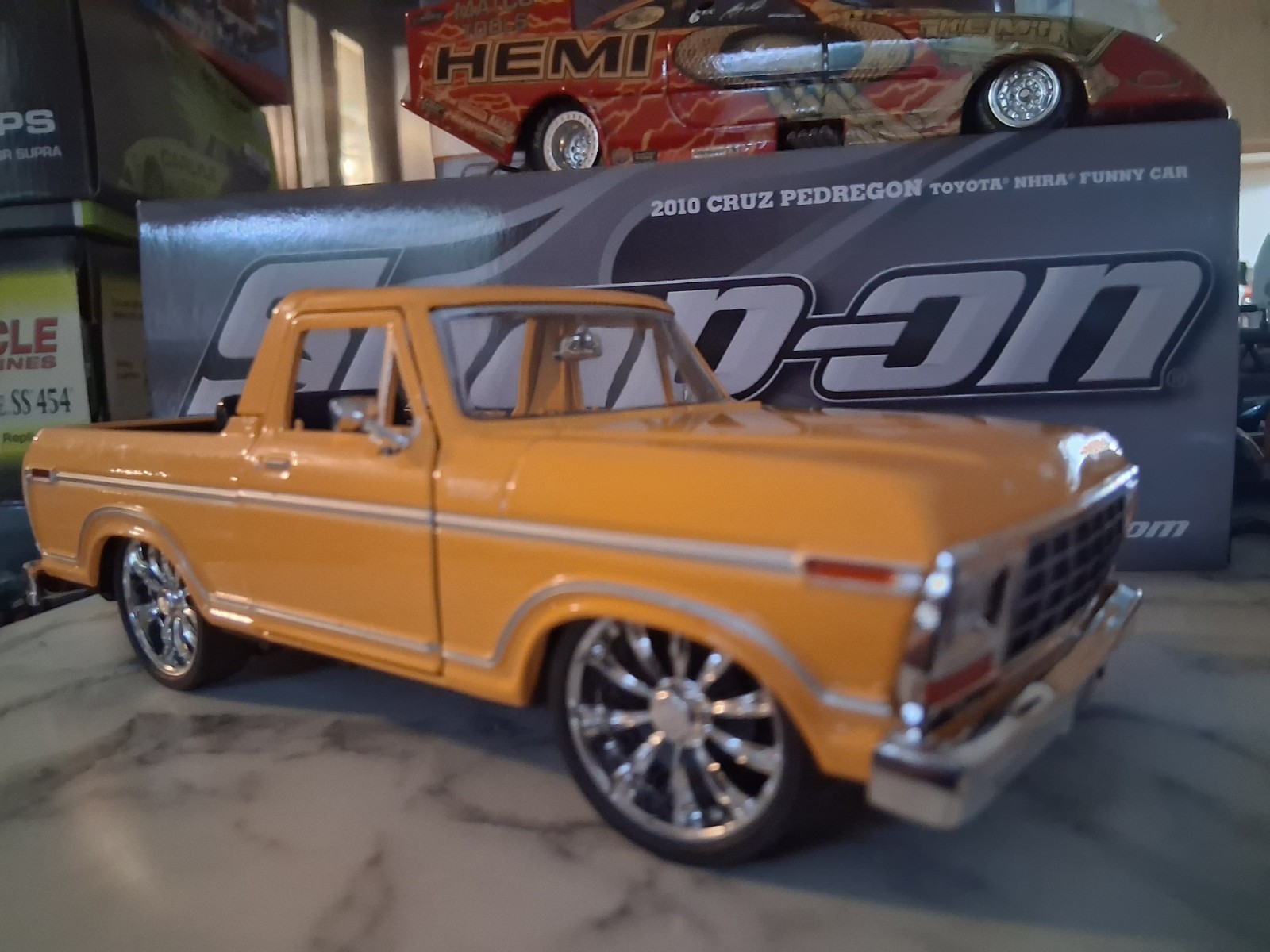 ( Custom Built) 1.24scale Diecast Custom 78 Ford BRONCO SLAMMED( Read Ad Plz)