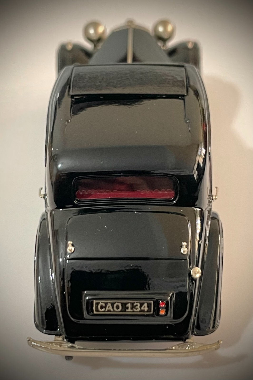Lansdowne LDM 74a – 1937 Riley 12/4 Continental Touring Sedan (Black)