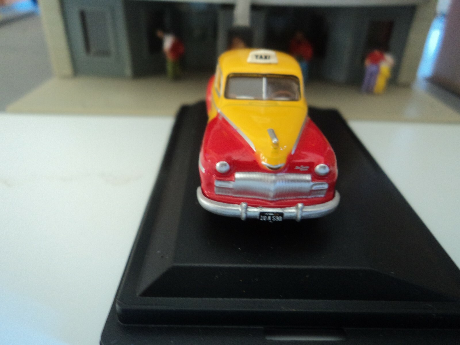 Oxford 1946-1948 DESOTO SUBURBAN Taxi 1/87 HO diecast car