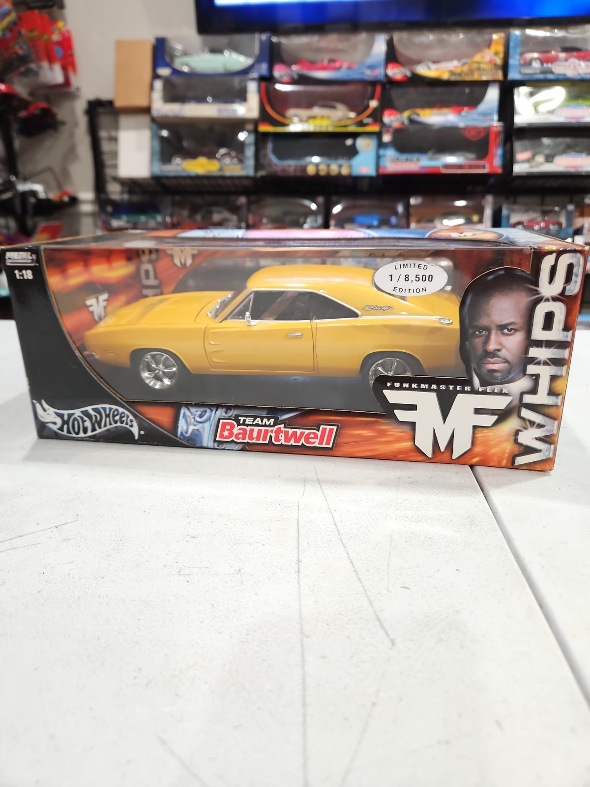 1/18 Hot Wheels 1969 Dodge Charger Team Baurtwell Whips Funkmaster Flex NIB