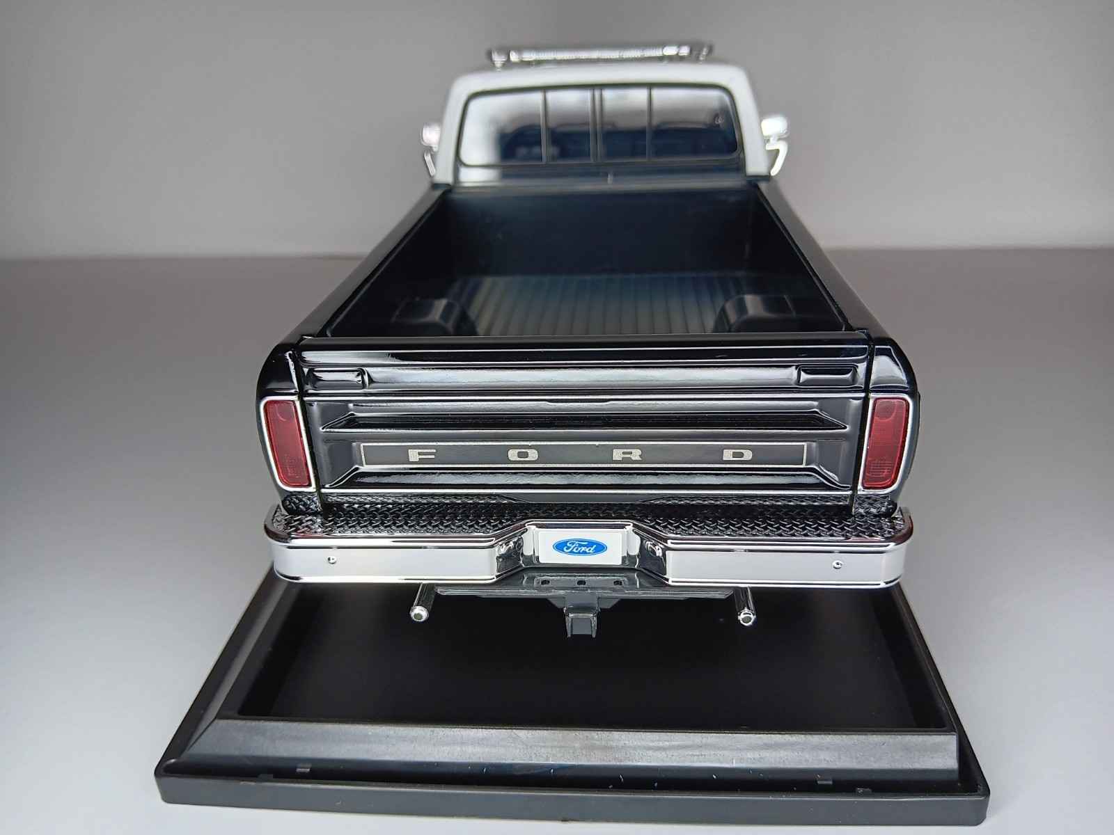 1979 Ford F150 Pickup 1:18 Maisto Exclusive Style Special Edition HighwayPatrol