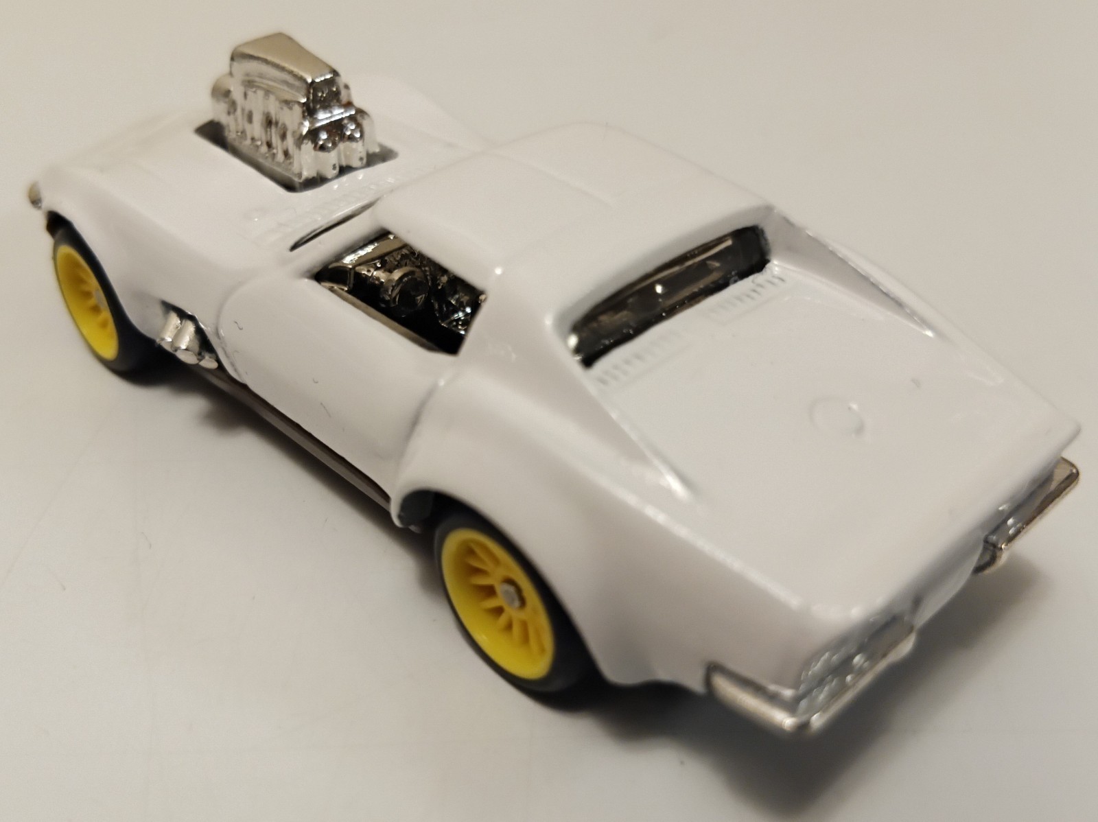 Hot Wheels: ’68 Corvette-Gas Monkey Garage (Gone in Sixty Seconds 4-Miami)