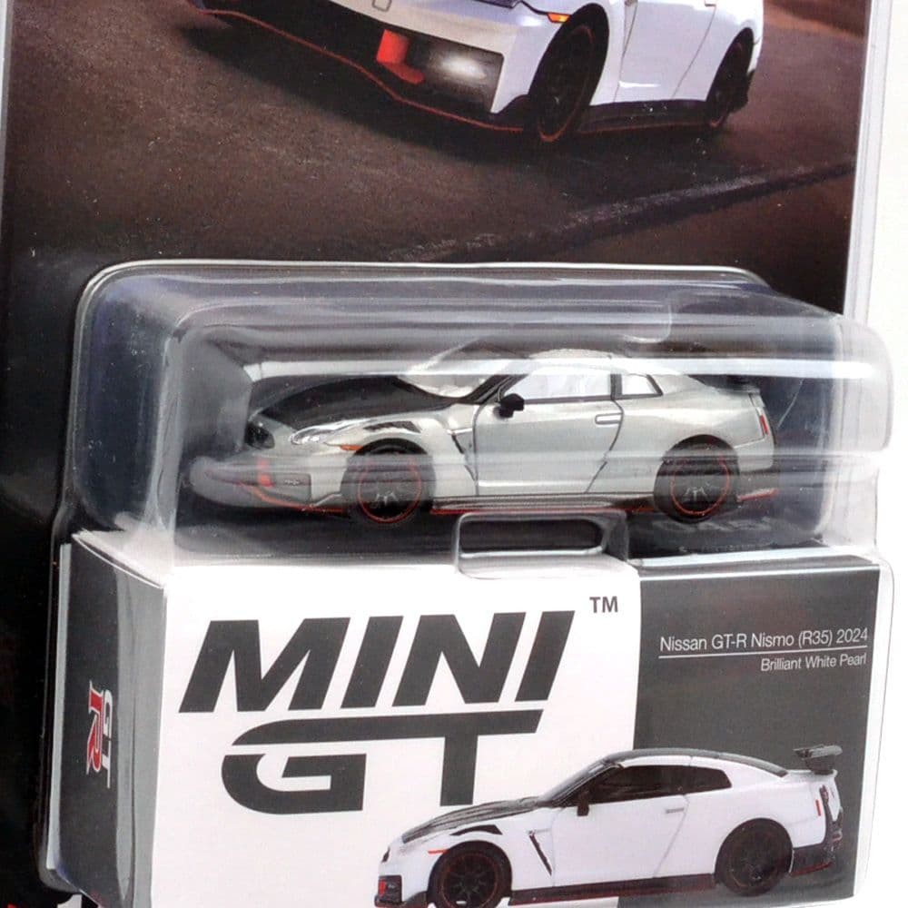 2024 Brilliant White Pearl Chase Car