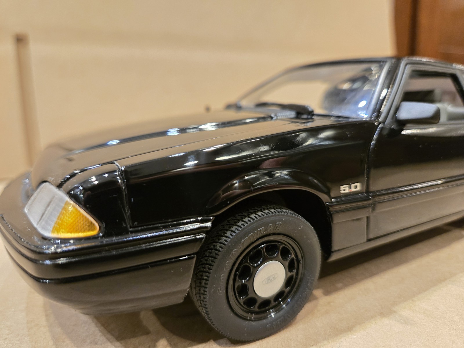 READ – GMP 1/18 Scale 1992 FBI Pursuit Ford Mustang SSP – Diecast 🔥🔥🔥