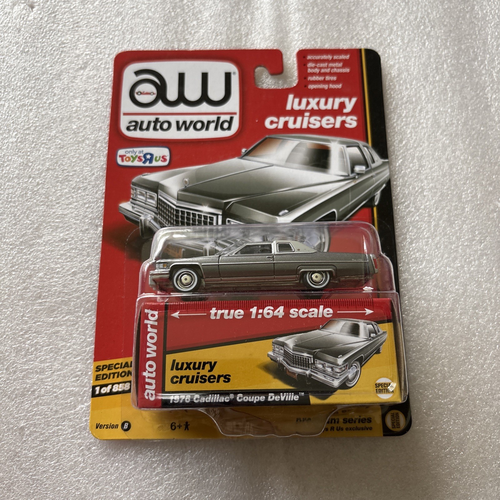 Auto World 1976 Cadillac Coupe DeVille 1 of 858 Toys R Us Exclusive See Pictures