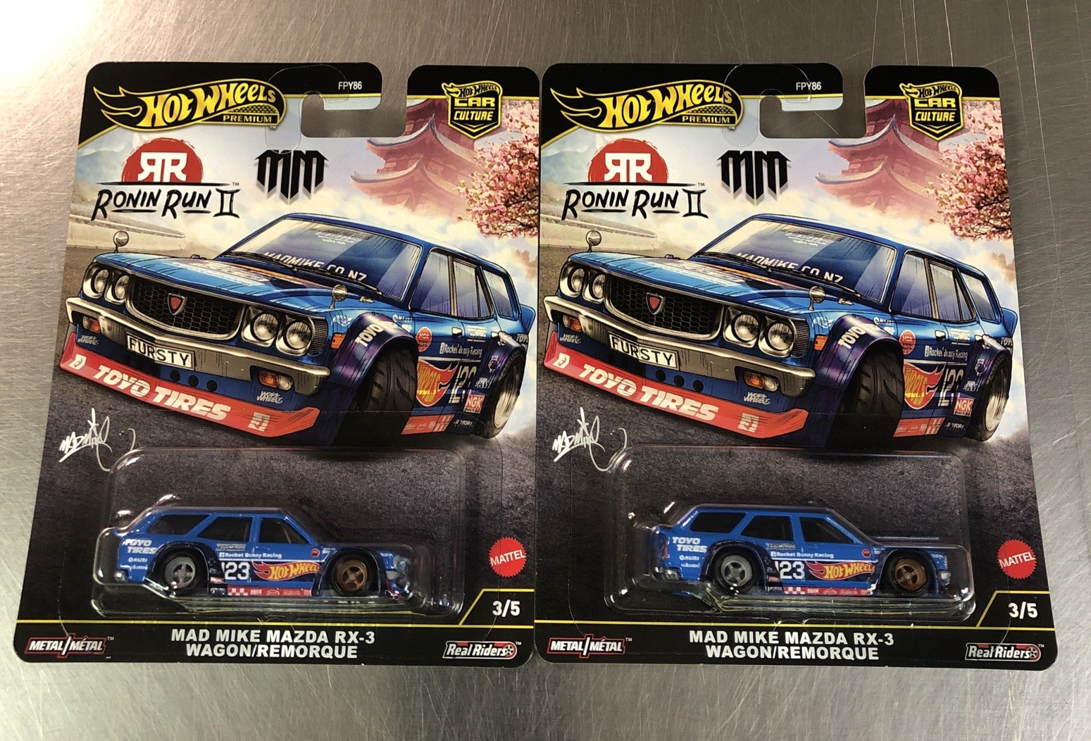 HOT WHEELS RONIN RUN 2 CAR CULTURE MAD MIKE MAZDA RX-3 WAGON/REMORQUE ( LOT OF 2