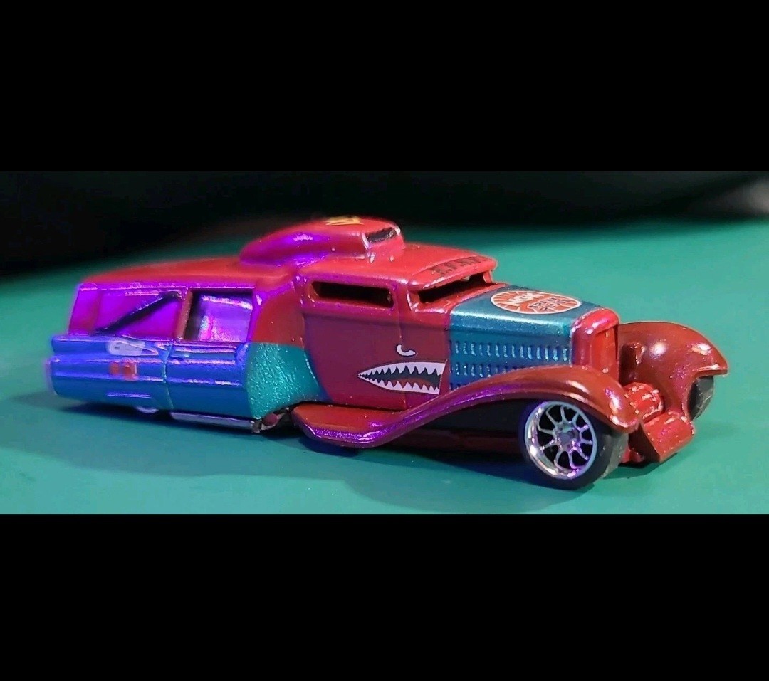 Hot Wheels Rat Rod Hearse Custom Super Cadillac Hearse / Mid Mill Hot Rod 1:64