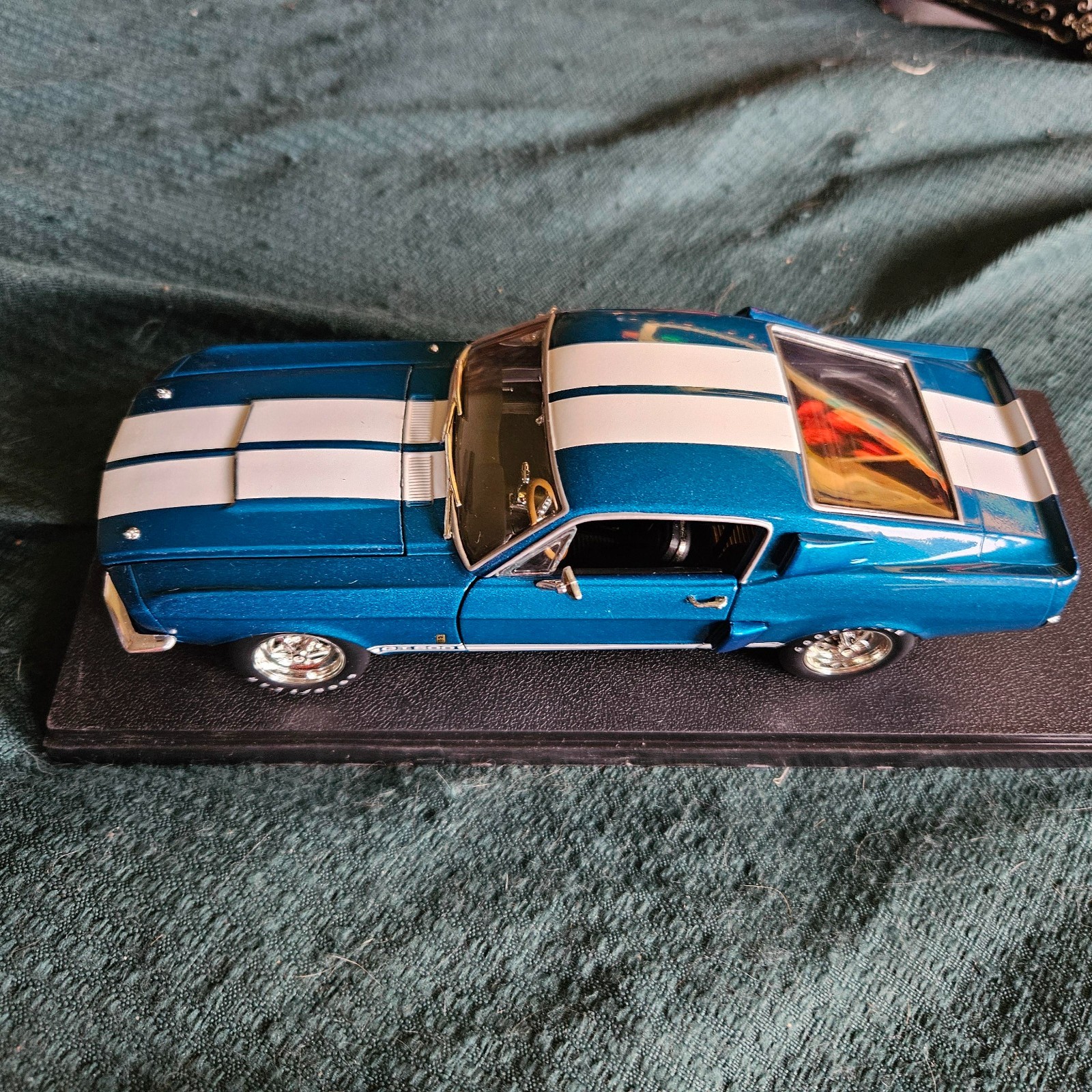 Hot Wheels Legends Set – 1/24 1967 Blue GT500 and 1/64 wht 67 GT500 unopened box