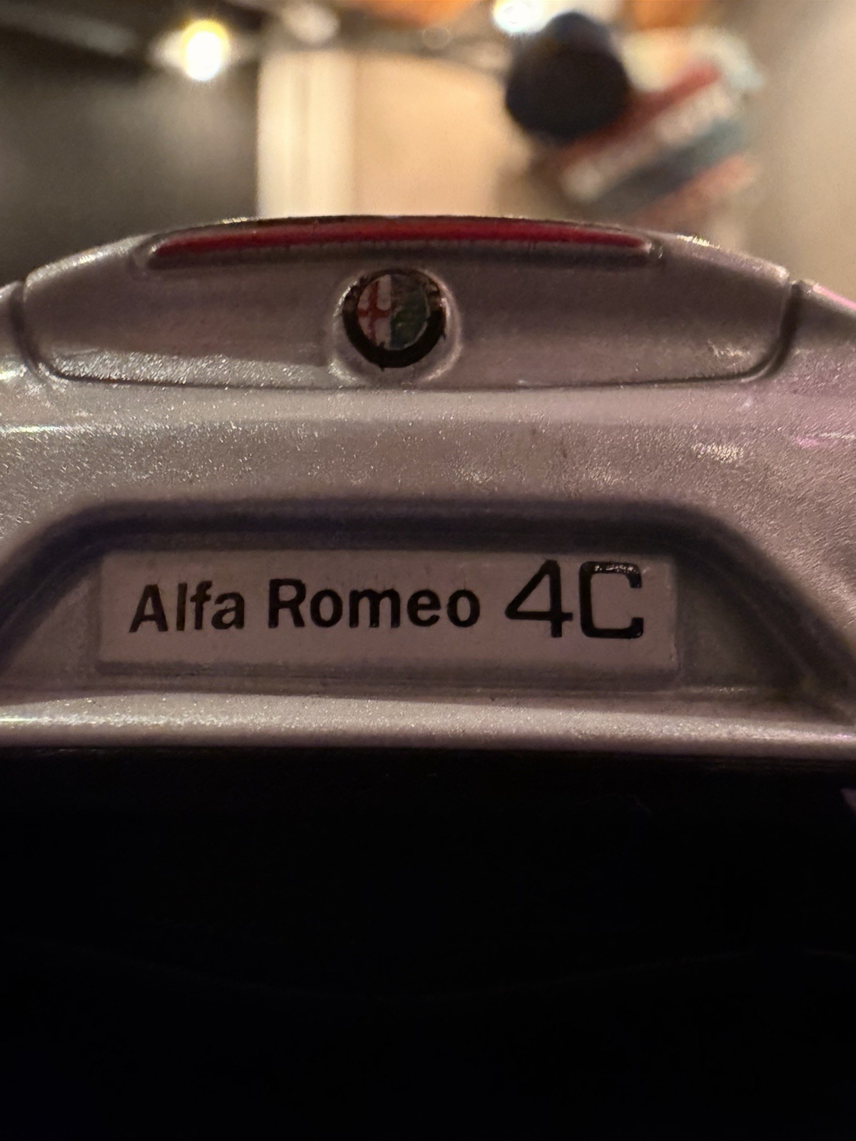 Alfa Romeo 4C 2013 White Diecast Model Pullback 1:32 Scale Kintoy Doors Open
