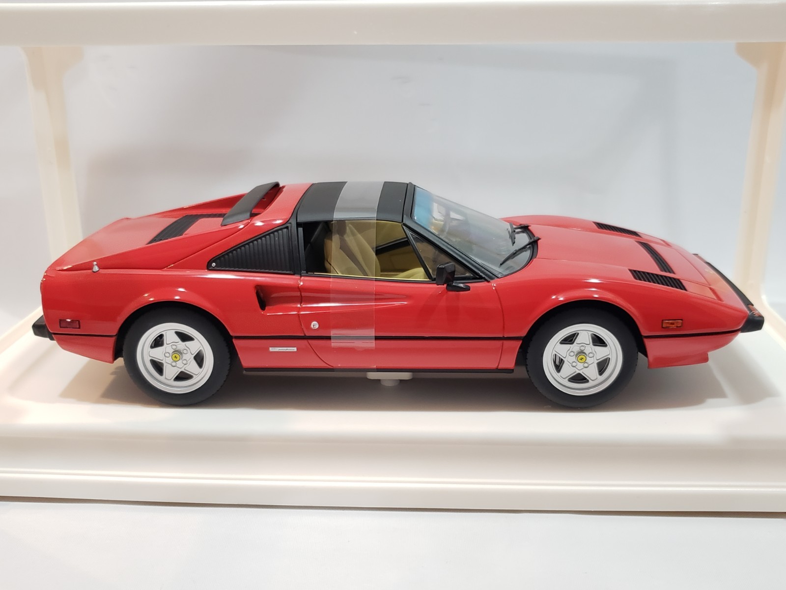 NEW 1/18 FERRARI 308 GTS Magnum P.I. Diecast Model Car Collectible 187930 Norev