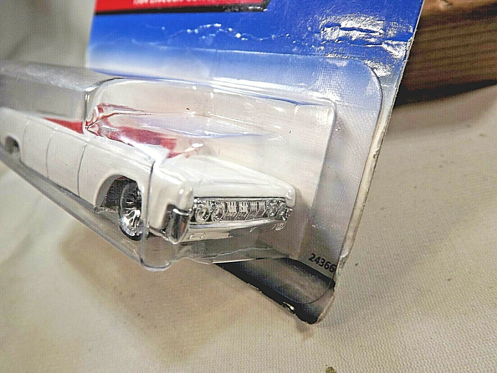 2000 Hot Wheels #63 First Editions 3/36 ’64 LINCOLN CONTINENTAL White w/Lace Sp