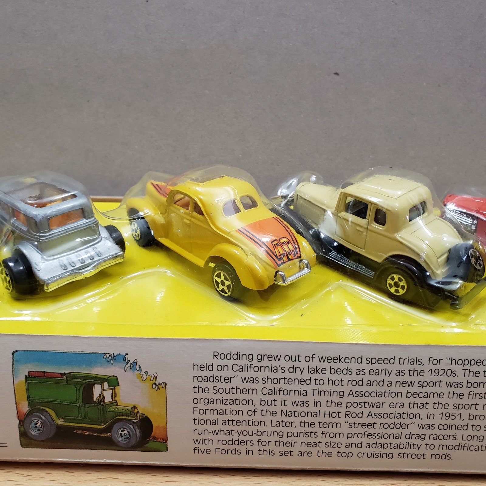 Ertl Ford Cruisin Street Rods 5-Car Set Diecast 1:64