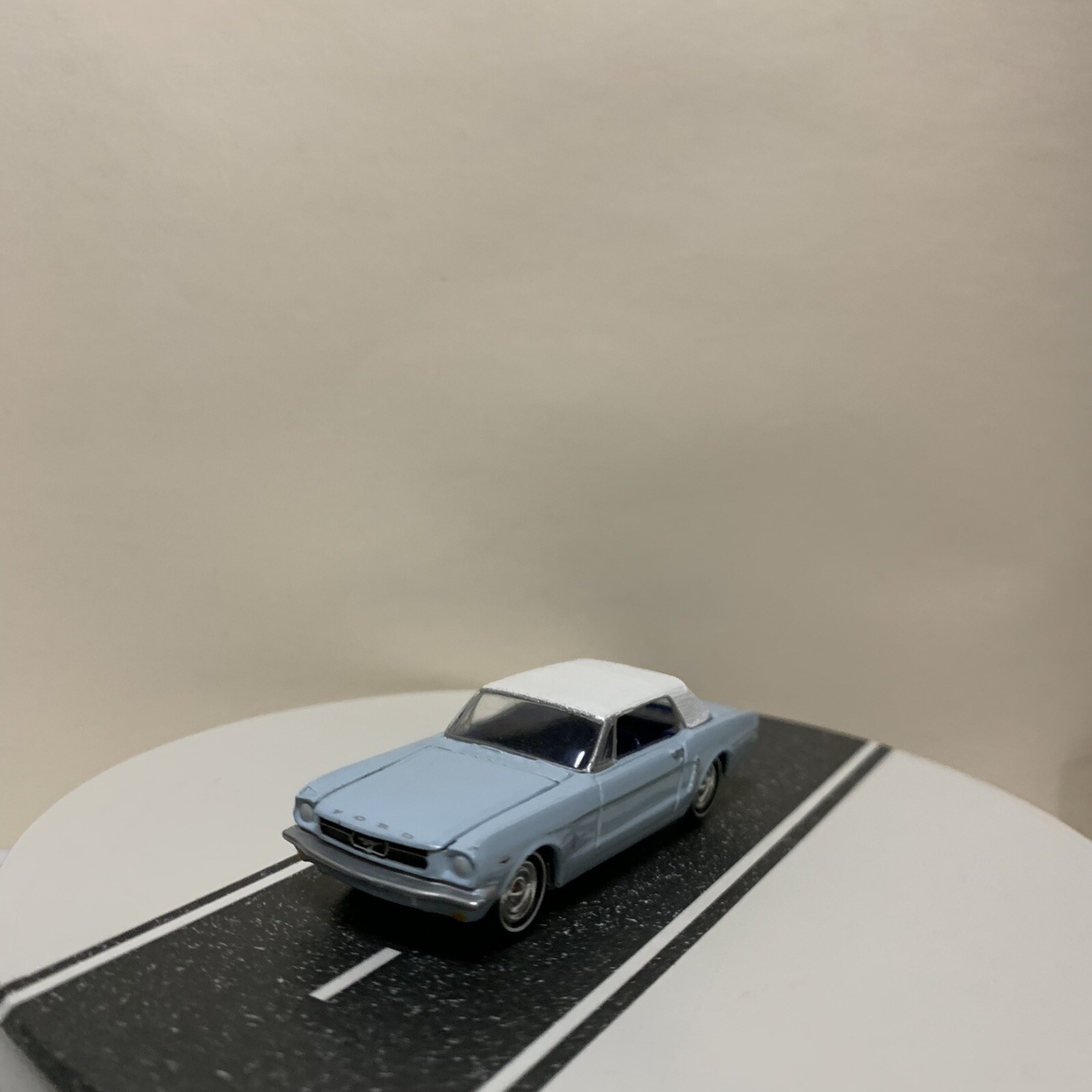 Johnny Lightning James Bond 007 Thunderball Light Blue Ford Mustang Convertible
