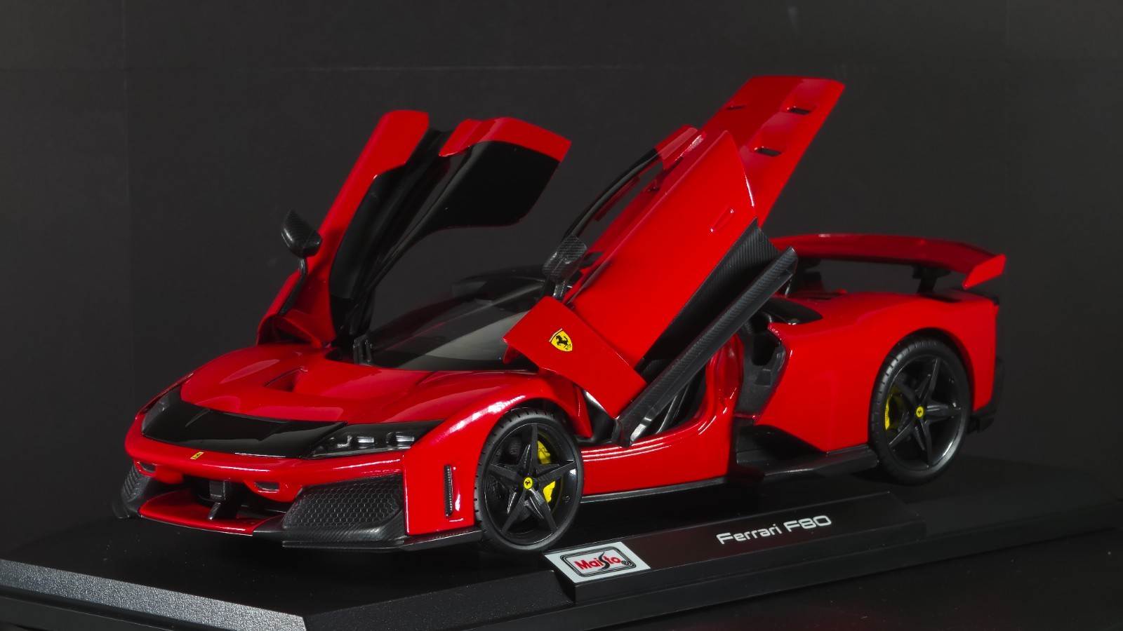 Ferrari F80 1:18 Maisto Exclusive Style Special Edition – red