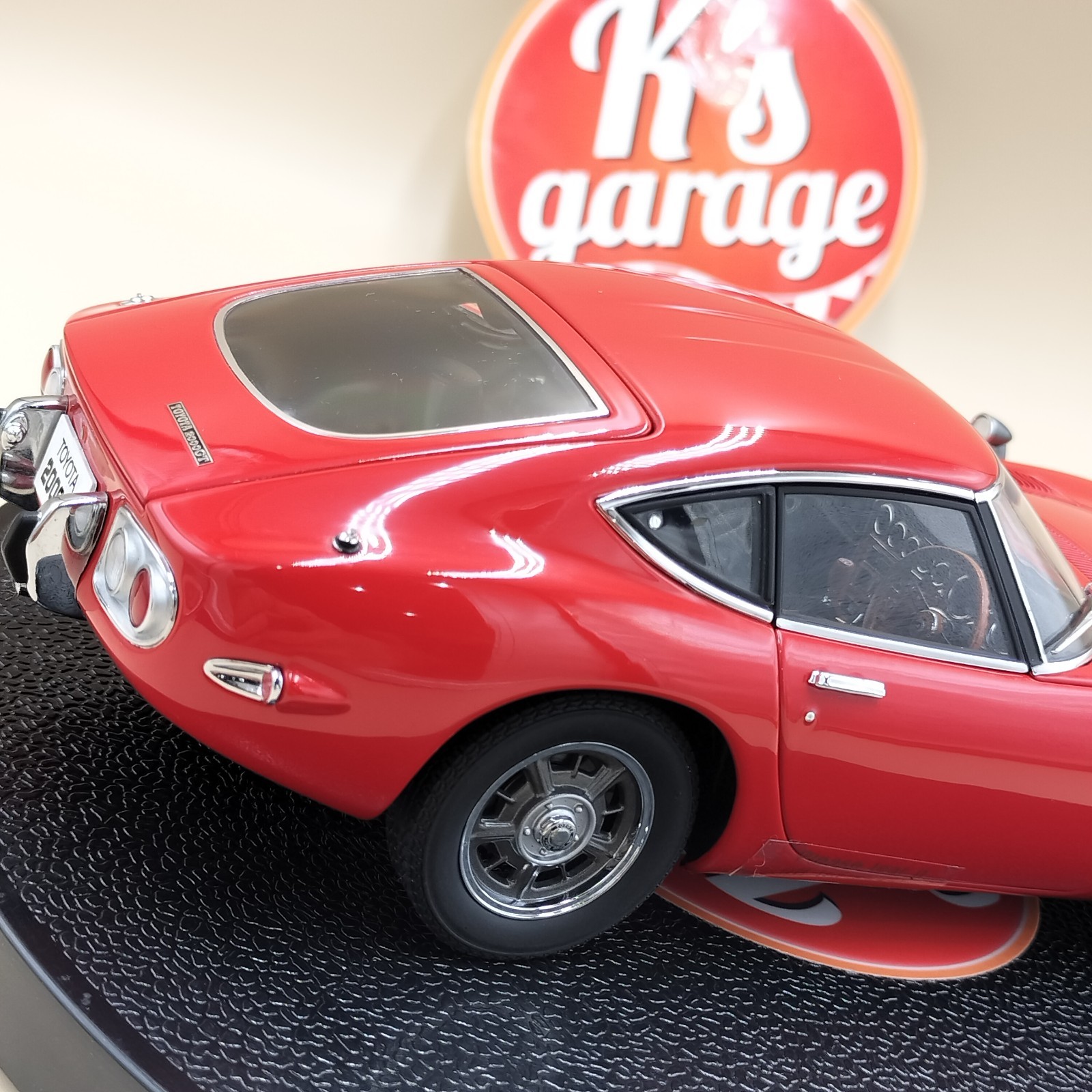 AUTOart 1/18 Toyota 2000GT 1967 Coupe red Upgraded 78746 Millennium