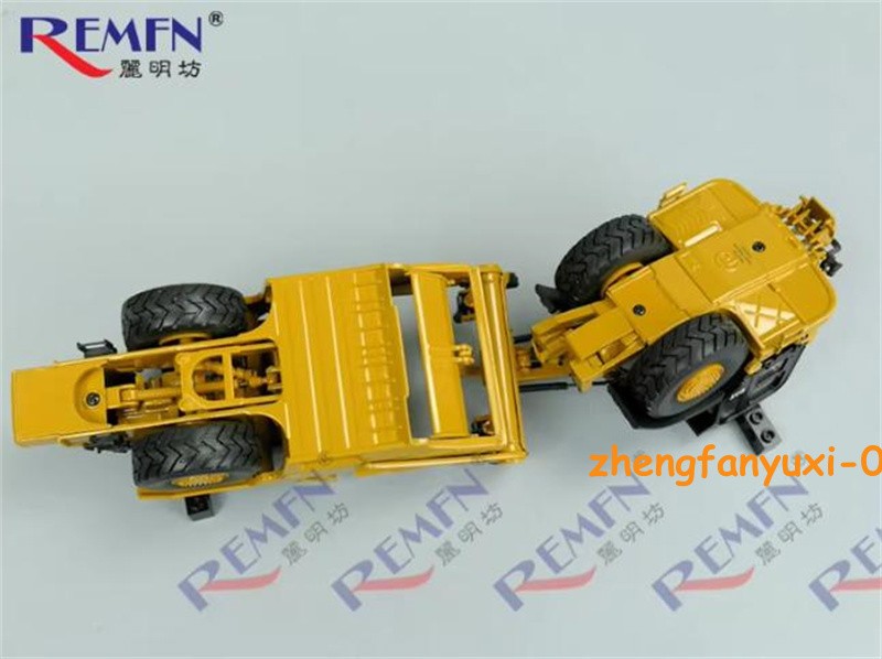1/50 Caterpillar 627K Wheel Tractor-Scraper Alloy Engineering Vehicle Model Gift