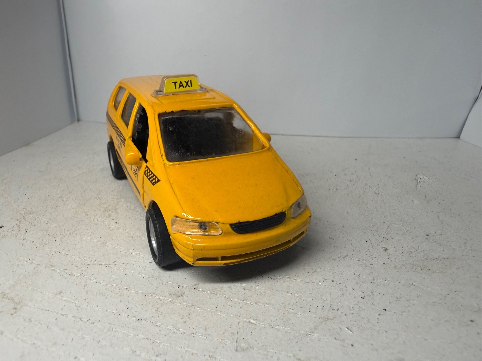 4 1/2 ” NYC Taxi in Yellow Cab with Pullback Action, Die Cast New York City Taxi