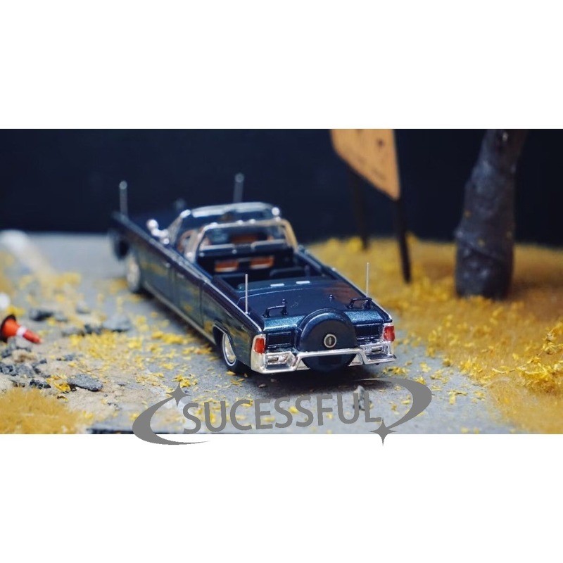GOC 1/64 Blue Continental X100 HEC Luxury Sedan Diecast Metal Car Sealed