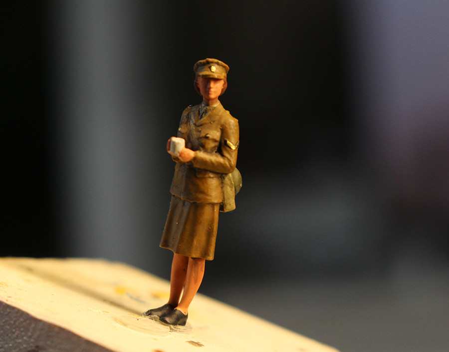 1/72 TANK 1:72 WW2 Germany lieutenant UK female civil service toy TotalWar
