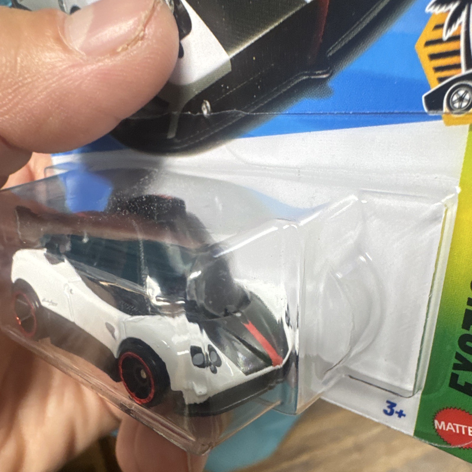 Hot Wheels Exoticars Pagani Zonda Cinque 1:64 White/Black Diecast Car 2026