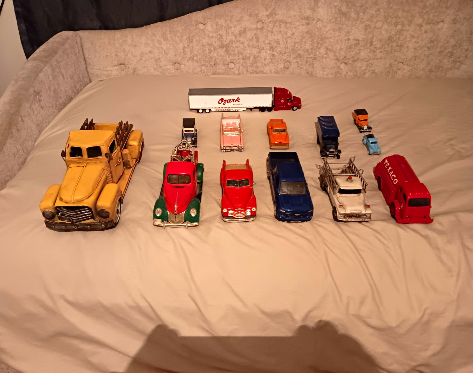 Diecast Mixed Lot Trucks Cars Vans Trailer Multicolor Texaco Conoco Kellogg’s