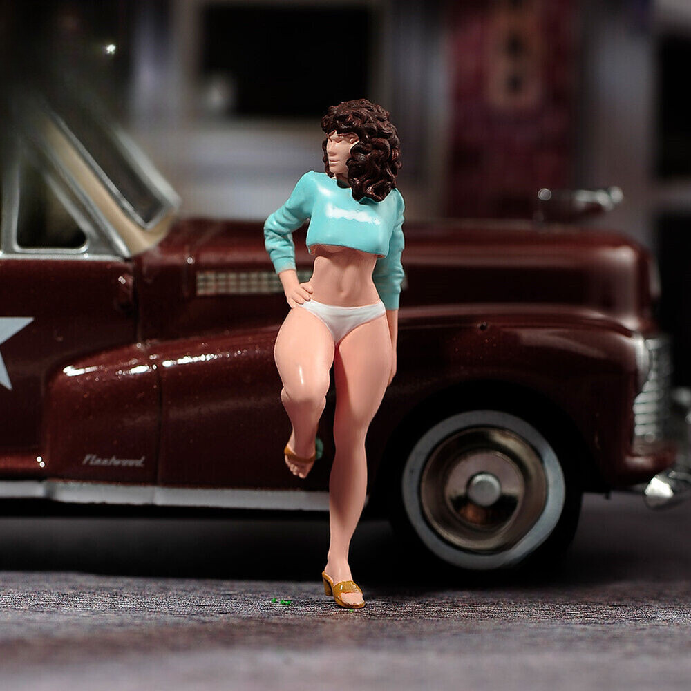 1/64 Lean Car Beauty Girl Scene Miniature Figure For Cars Vehicles Model