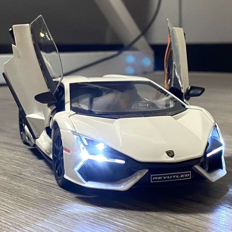 1:24 Lamborghini Revuelto Alloy Diecast-Cool Sound Light Pull-Back Car Toy Gift