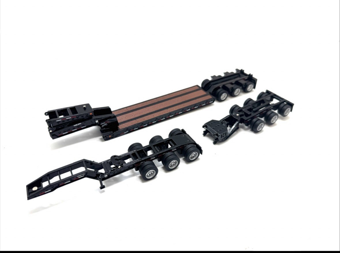 TRAIL KING TK170 LOWBOY TRAILER BLACK W/JEEP 1/64 BY DIECAST MASTERS 71165