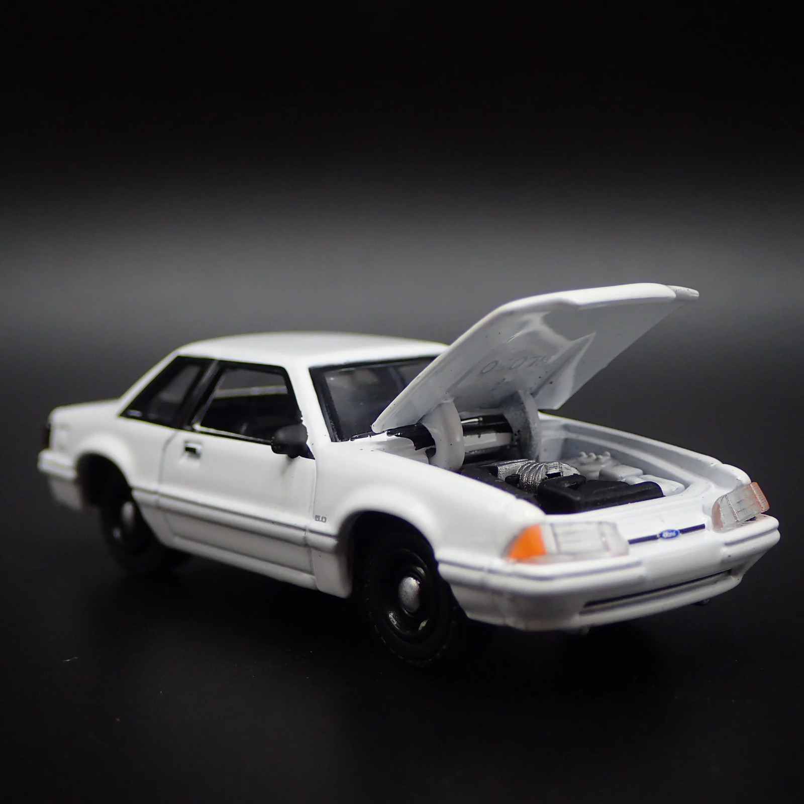 1987-1993 FORD MUSTANG NOTCHBACK FOX BODY 1:64 SCALE DIORAMA DIECAST MODEL CAR