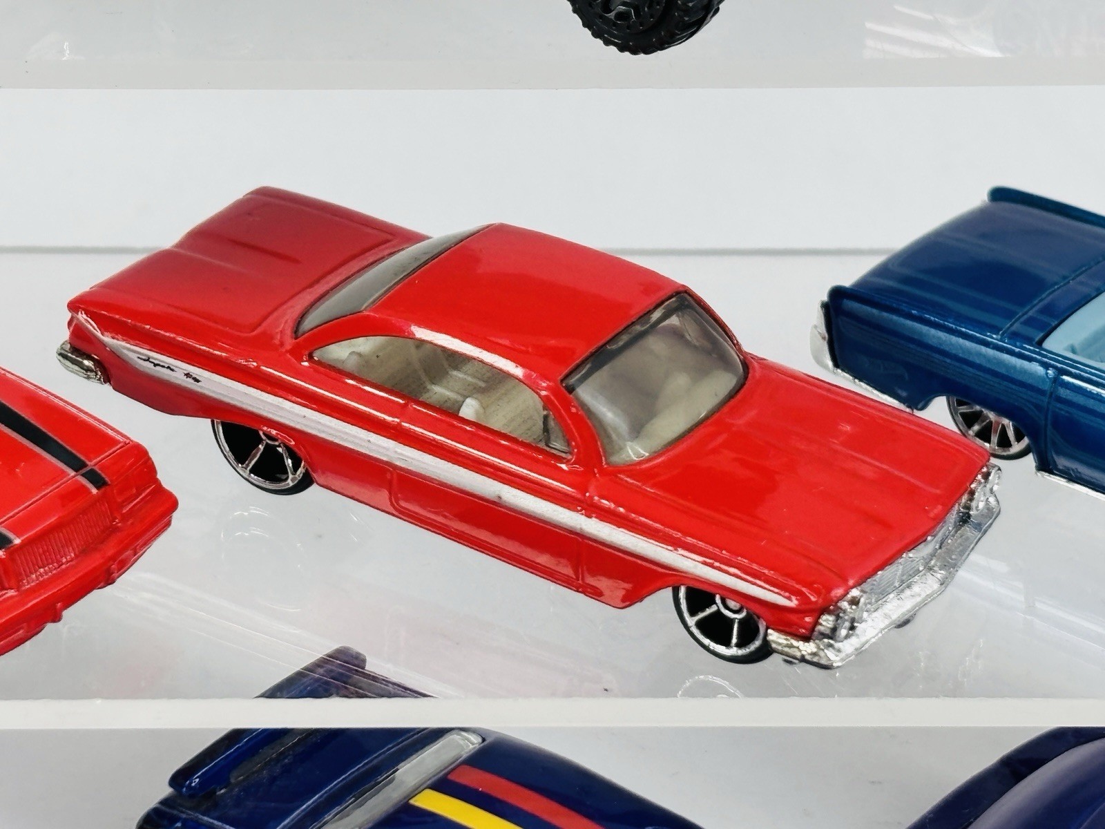 Lot of 9 Hot Wheels Diecast 1:64 Cars Various Makes Models Loose Lot #7