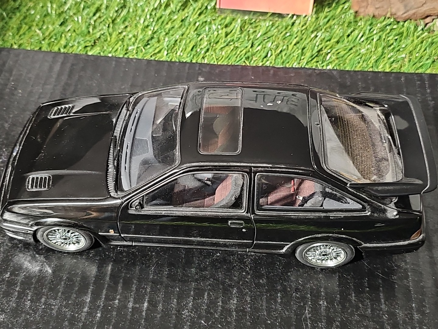 Vntg 2004 AUTOart Millennium 1986-87 Ford Sierra RS 1:18 Scale Diecast Car