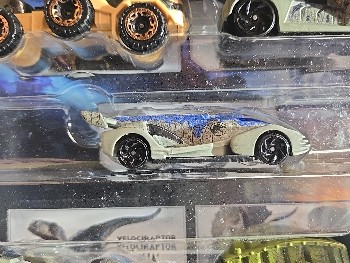 Hot Wheels Jurassic World Dominion 1:64 Car Set – GYJ92