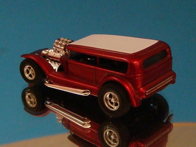 Darryl Starbird’s 1962 Li’l Coffin Flathead V8 Show Rod 1/64 Scale Ltd Edition L