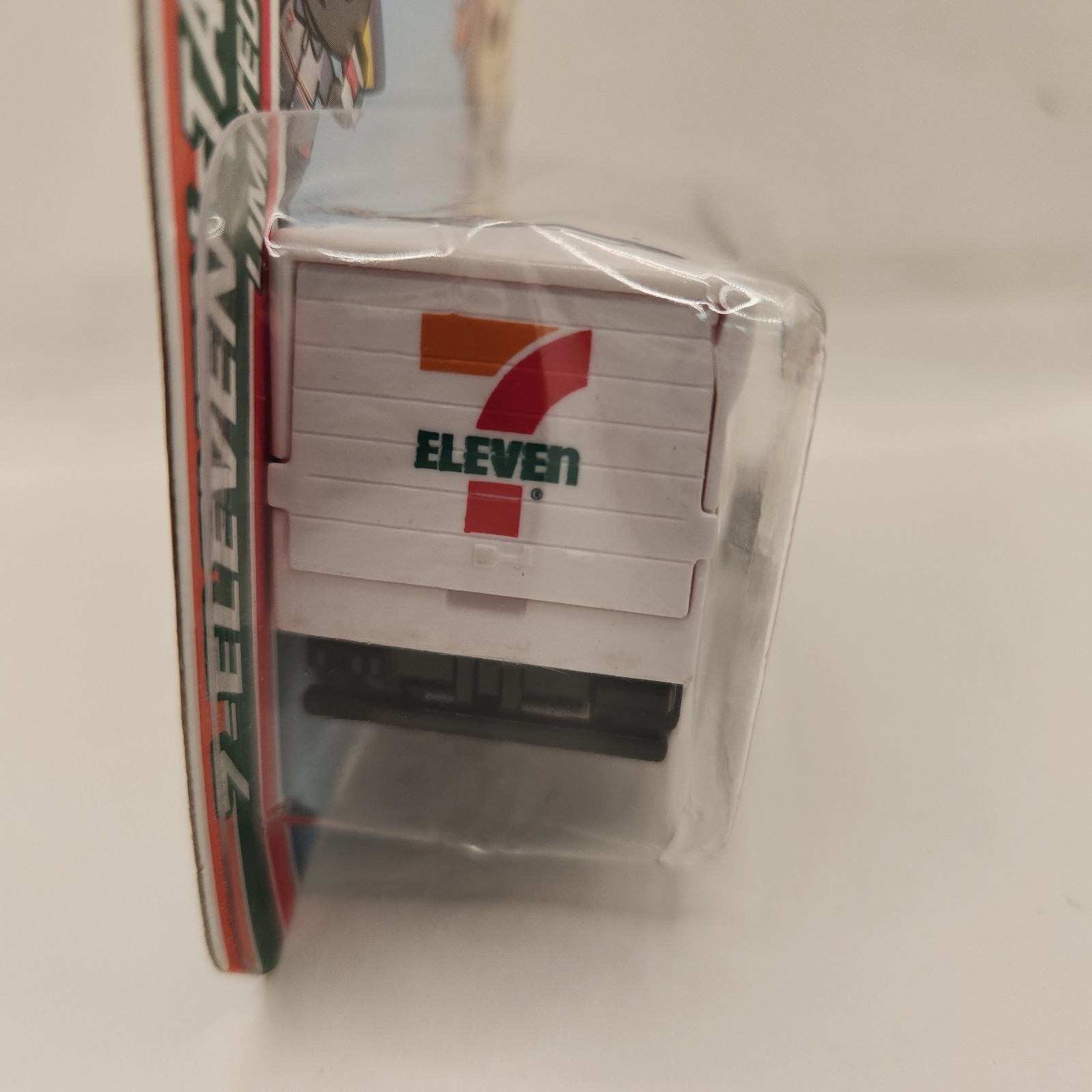 NEW Majorette Isuzu N-Series 7-Eleven Taiwan Limited Edition