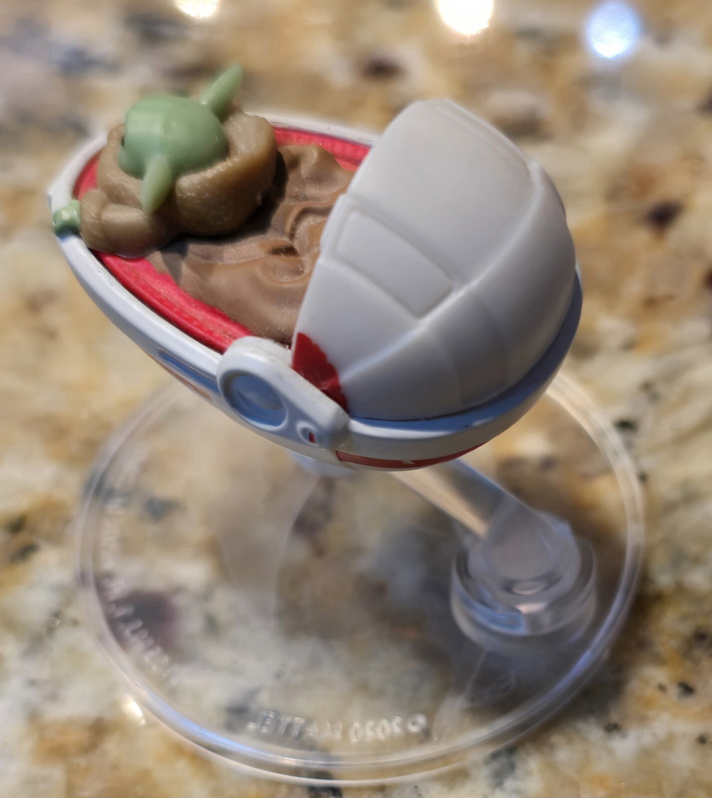 2″ Hot Wheels Star Wars Starships The Mandalorian The Child Hover Pram W/ Stand