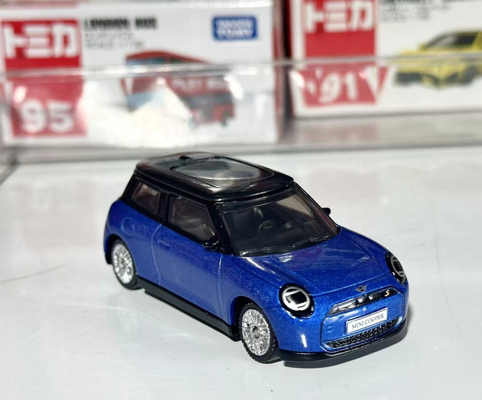 CCA 1:64 Mini Cooper Diecast Metal Model Car Vehicle New in Box