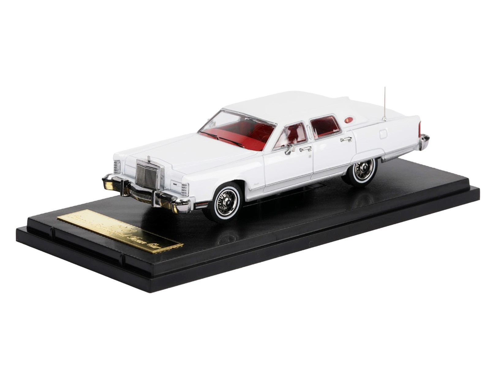 1979 LINCOLN CONTINENTAL TOWN CAR WHITE 1/64 DIECAST MODEL BY SUN STAR 60005