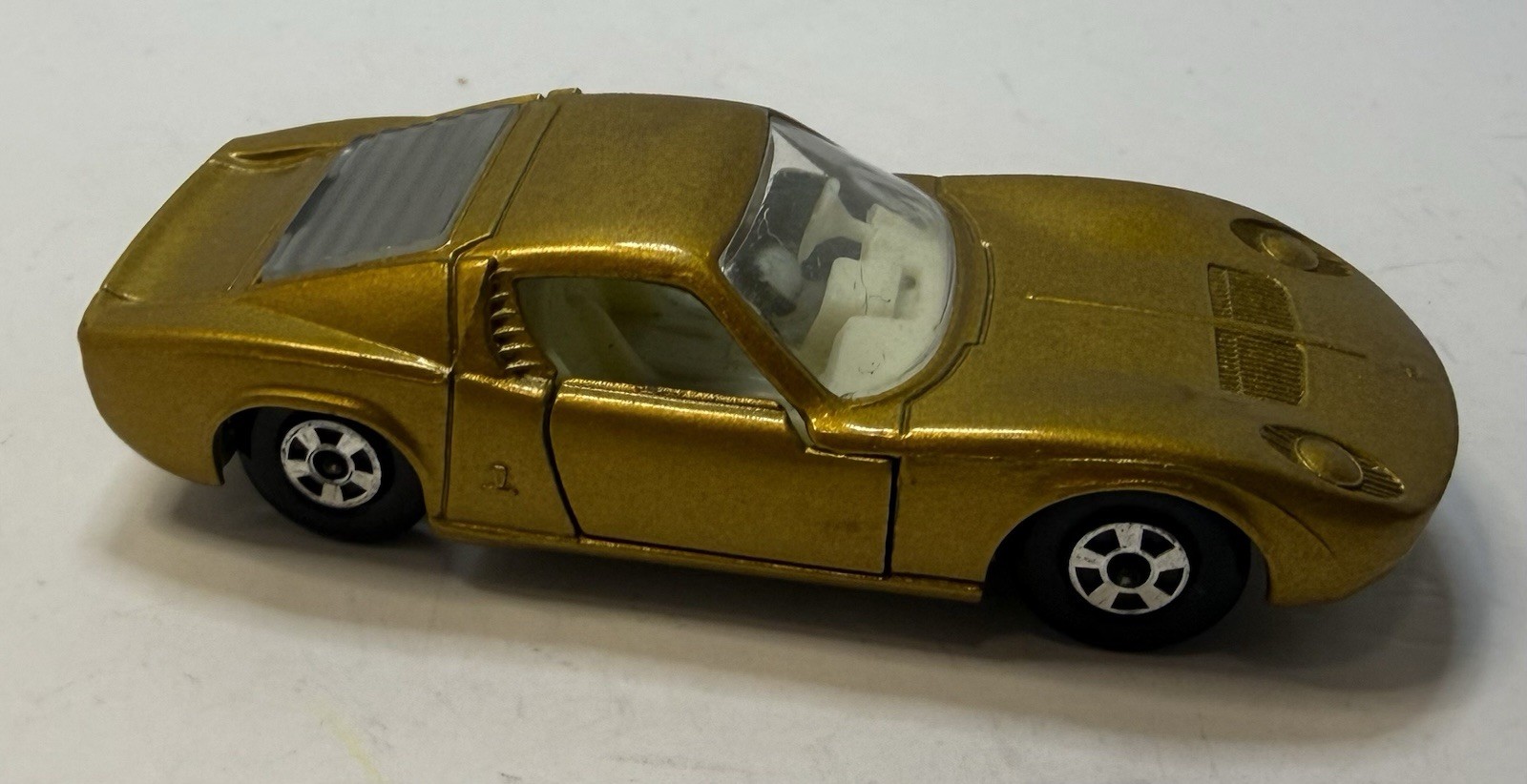 Lesney Matchbox 1970 Superfast No. 33 Lamborghini Miura Diecast Car 1:64 Gold