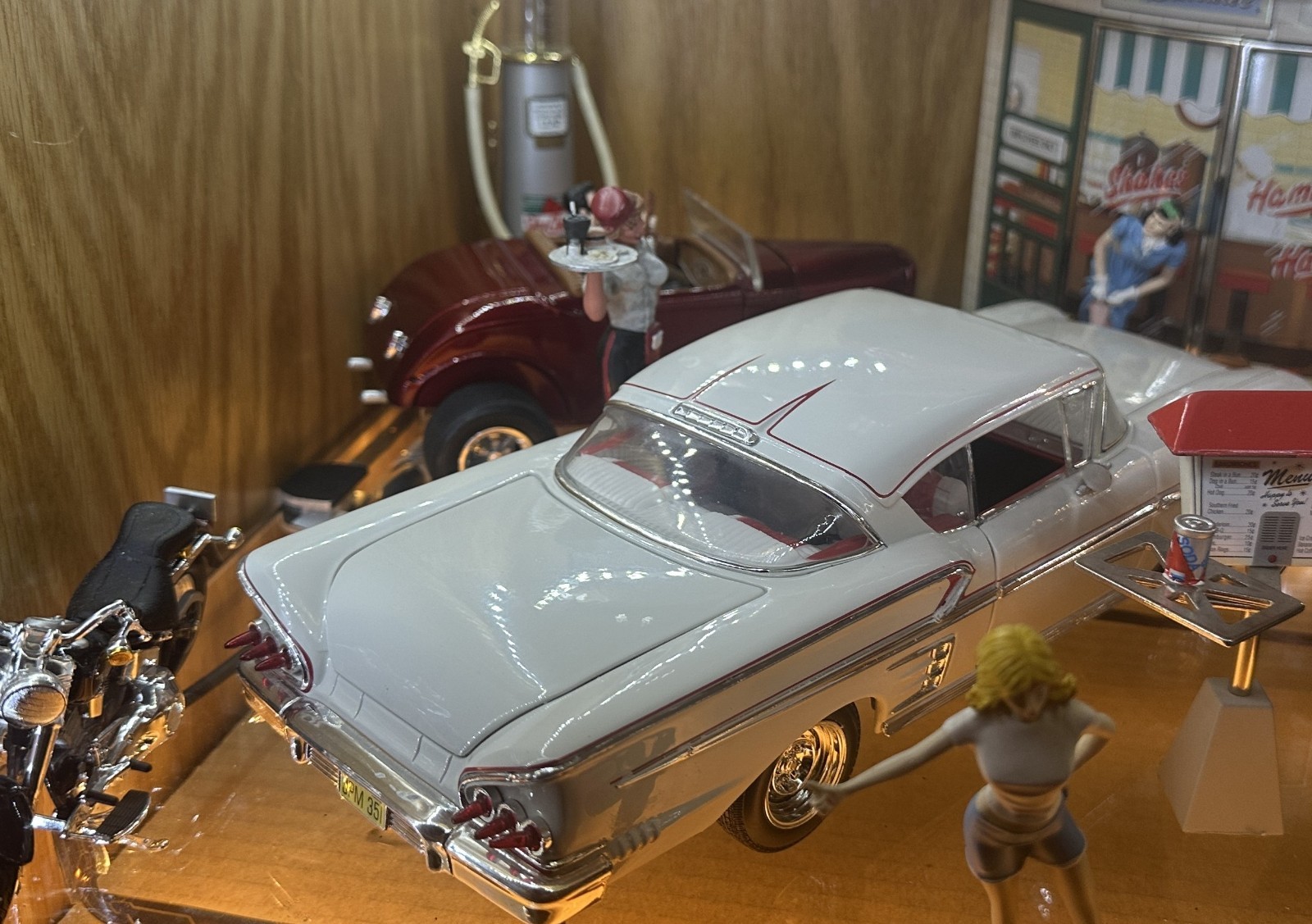ERTL 1/18 1958 Chevrolet Bel-Air Custom Coupe, White,From American Graffiti Mov