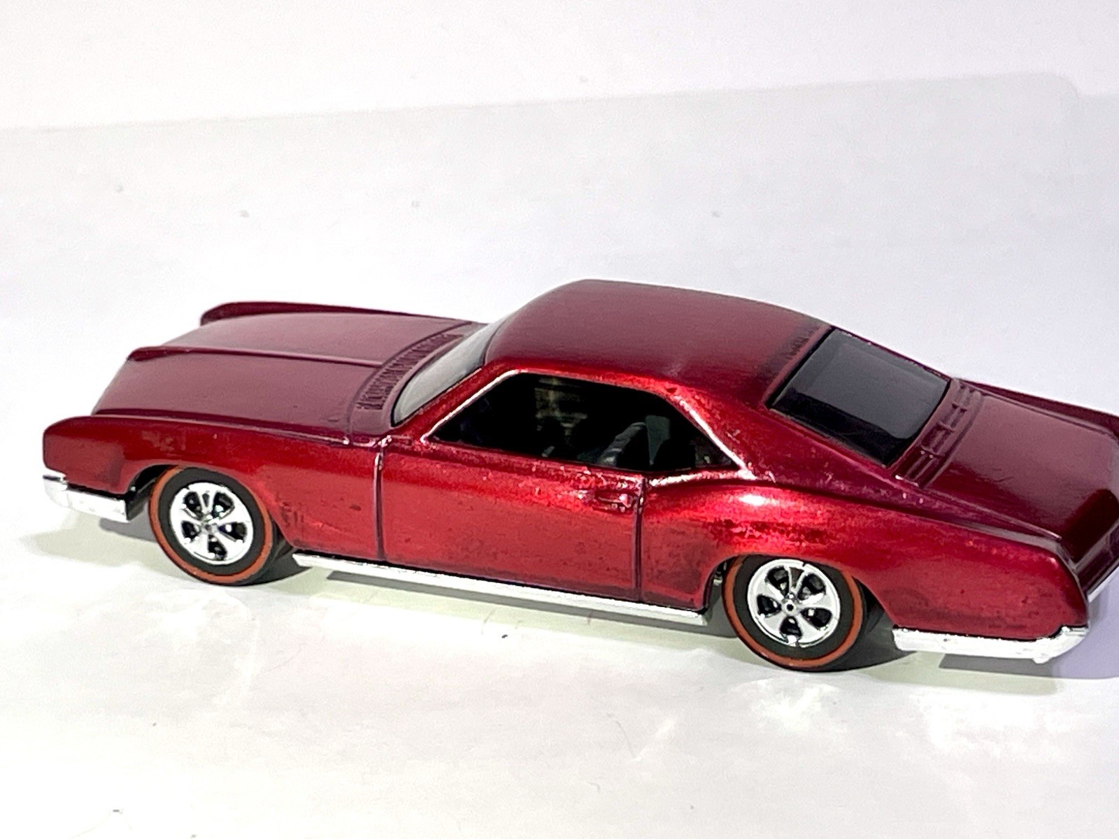 🤩 Hot wheels Custom made Spectraflame Red Riviera RedLine Diecast Car 1:64
